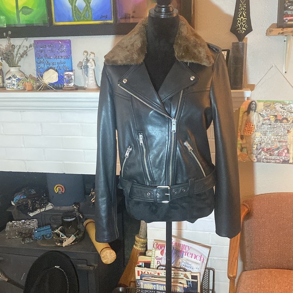 All Saints Quilted Black quilted lining moto
Jacket. Soft lamb leather. - Picture 1 of 8